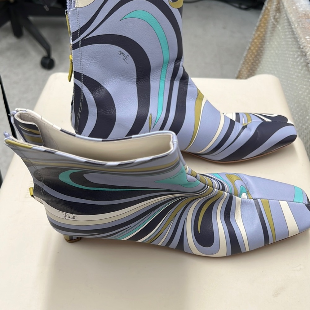 Women’s Emilio Pucci Block Heels. Size 40 (US 8.5)